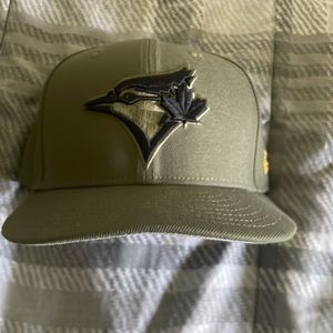 Green and black blue jays fitted| size 1/8